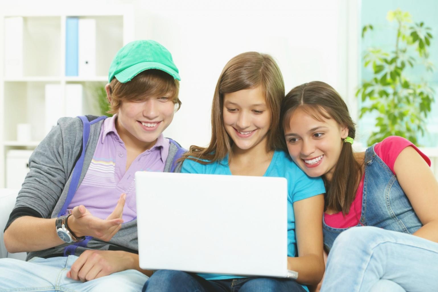 Equipa brevalqine a trabalhar em educação financeira